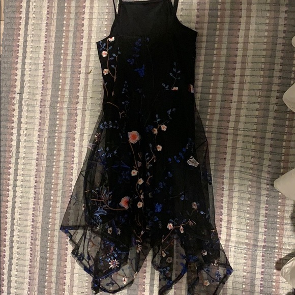 Girls flowy flower dress - Picture 2 of 3